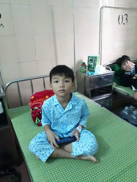 PHẪU THUẬT NỘI SOI CẮT RUỘT THỪA VIÊM cho Bệnh nhân Nhi 5 tuổi